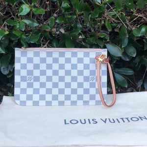 Louis Vuitton rose ballerine pouch
